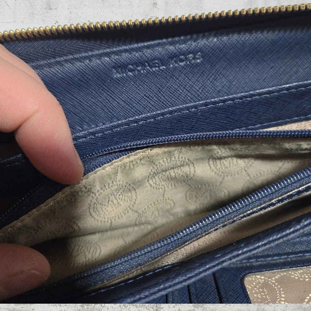 Michael Kors Navy Blue Leather Continental Wristlet Timeless Zip Around Wallet